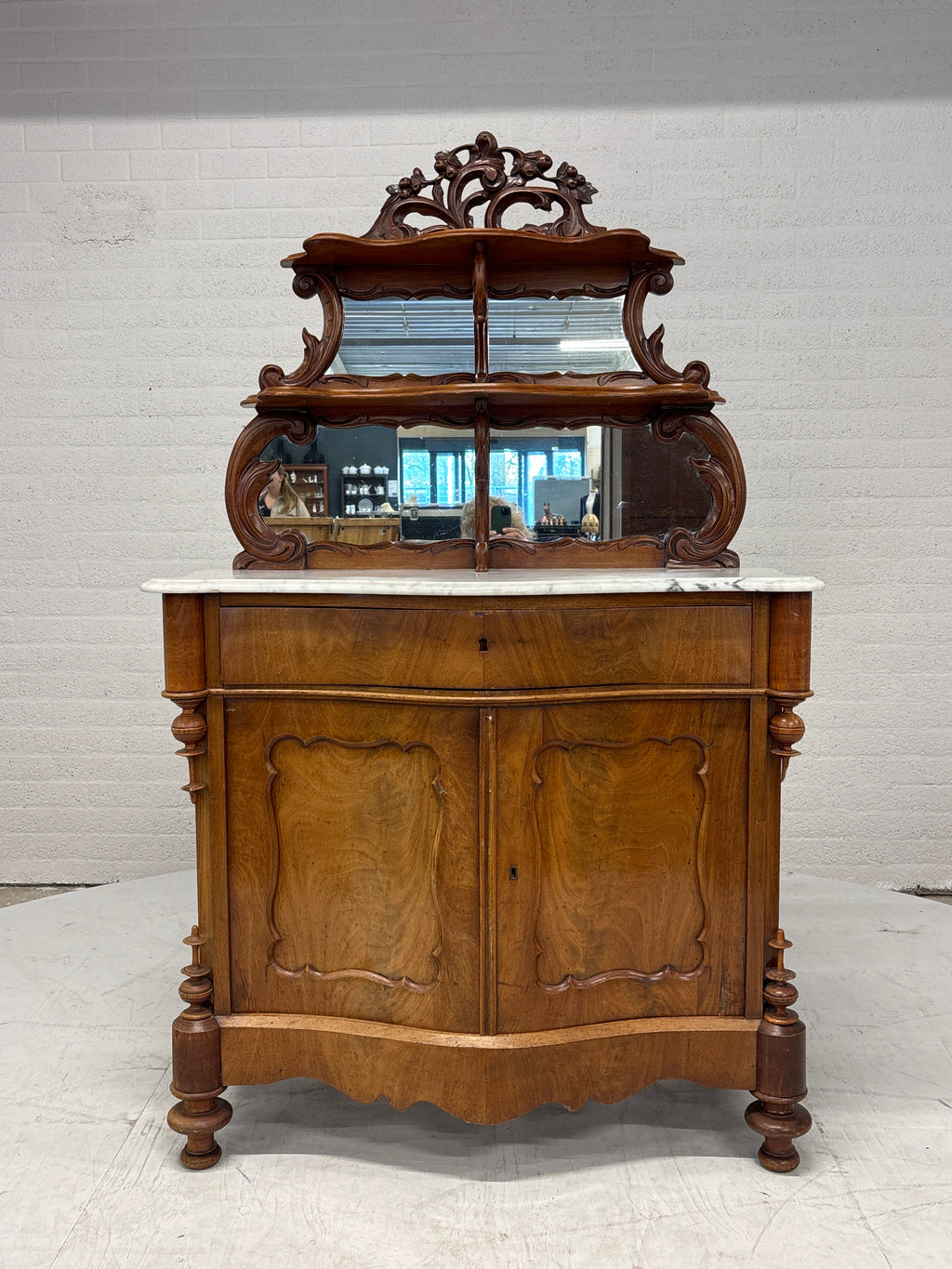 Biedermeier bonheur met marmeren blad