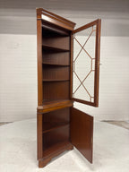 Hoekvitrine kast met licht