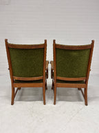 Robuuste stoelen met groene stof bekleding