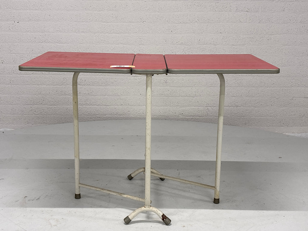 Retro formica bijzettafel rood