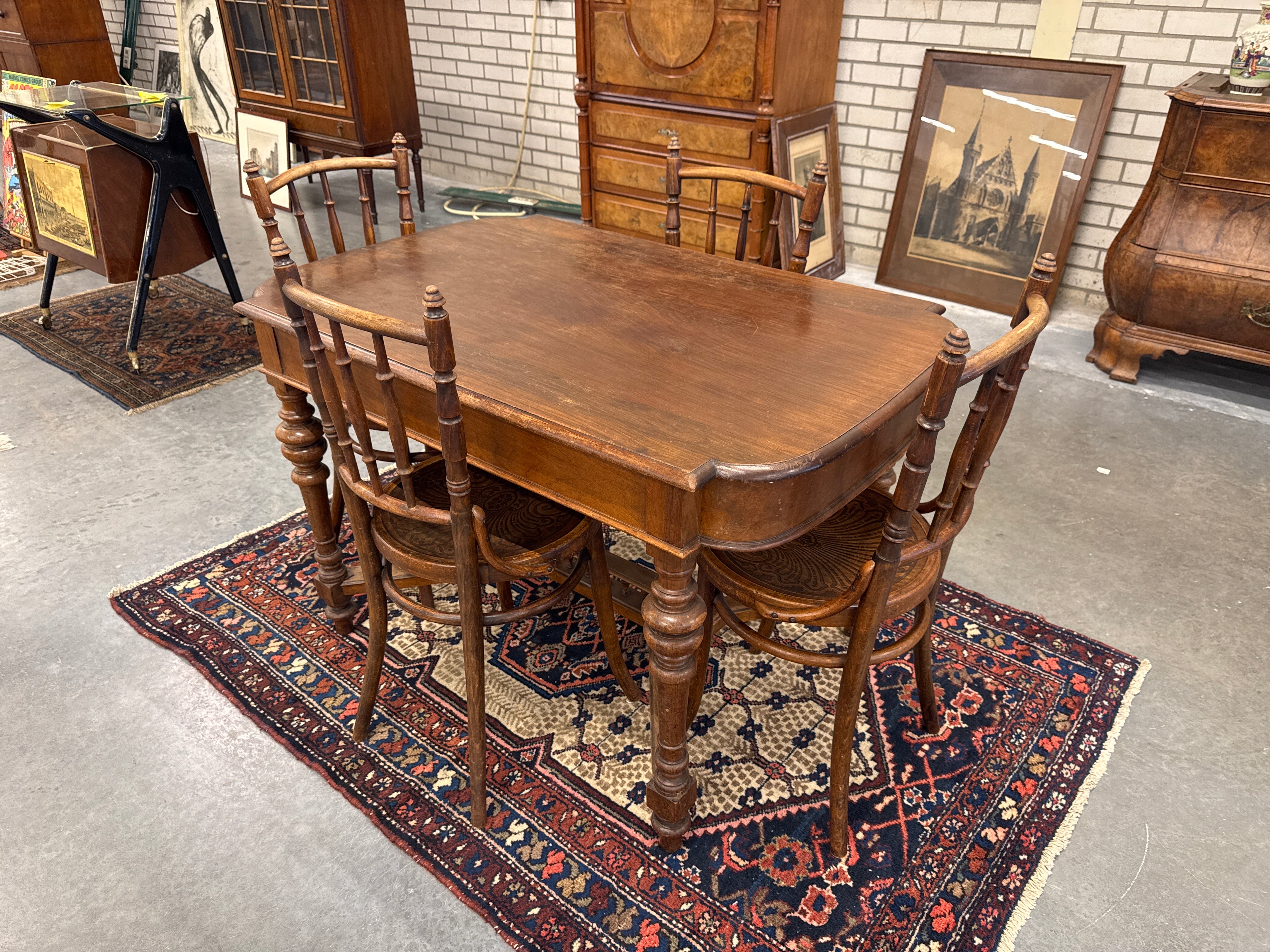Thonet Set - Tafel met 4 stoelen