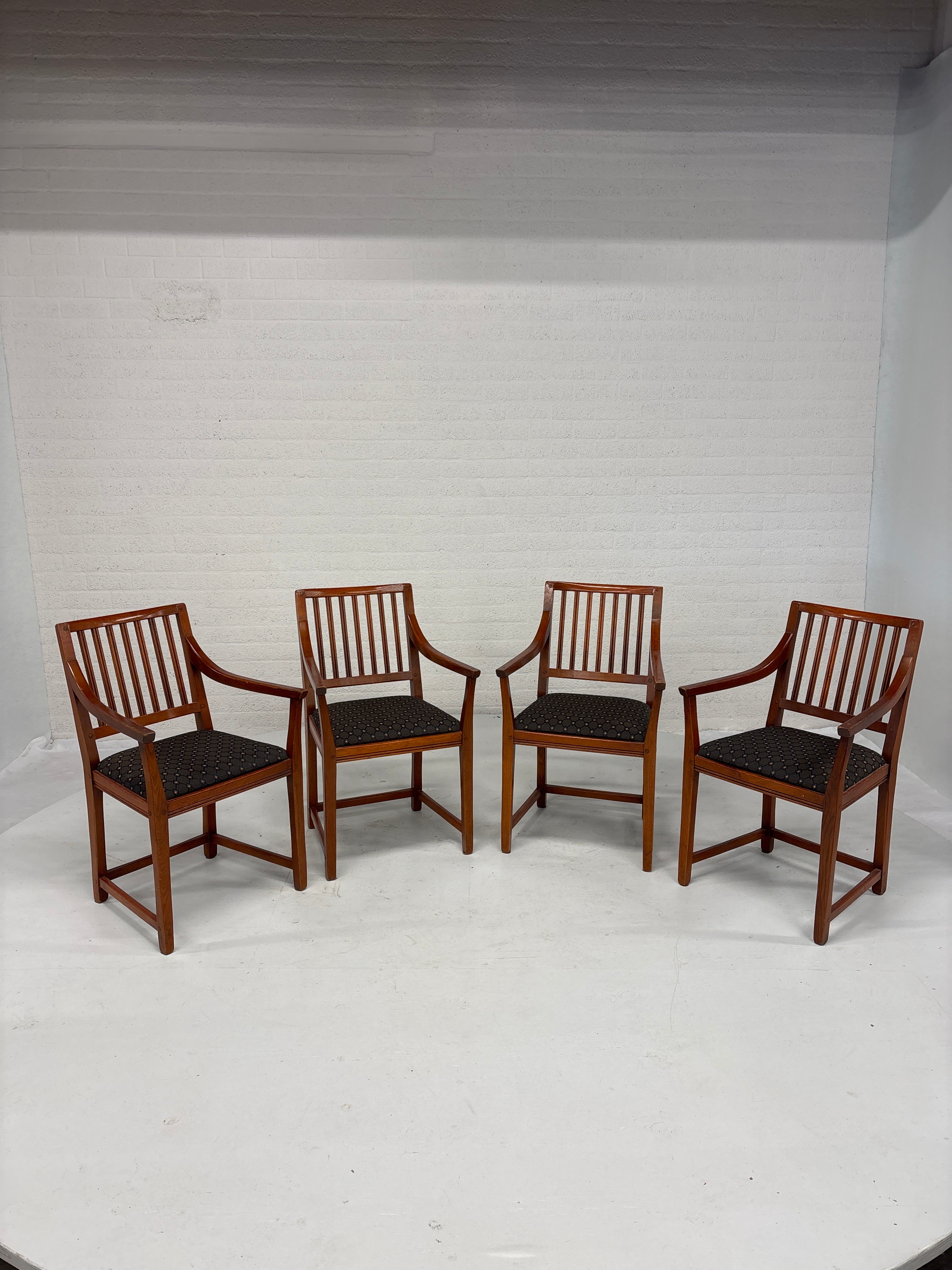 Schuitema Jugendstil set 4 stoelen zwart motief bekleed