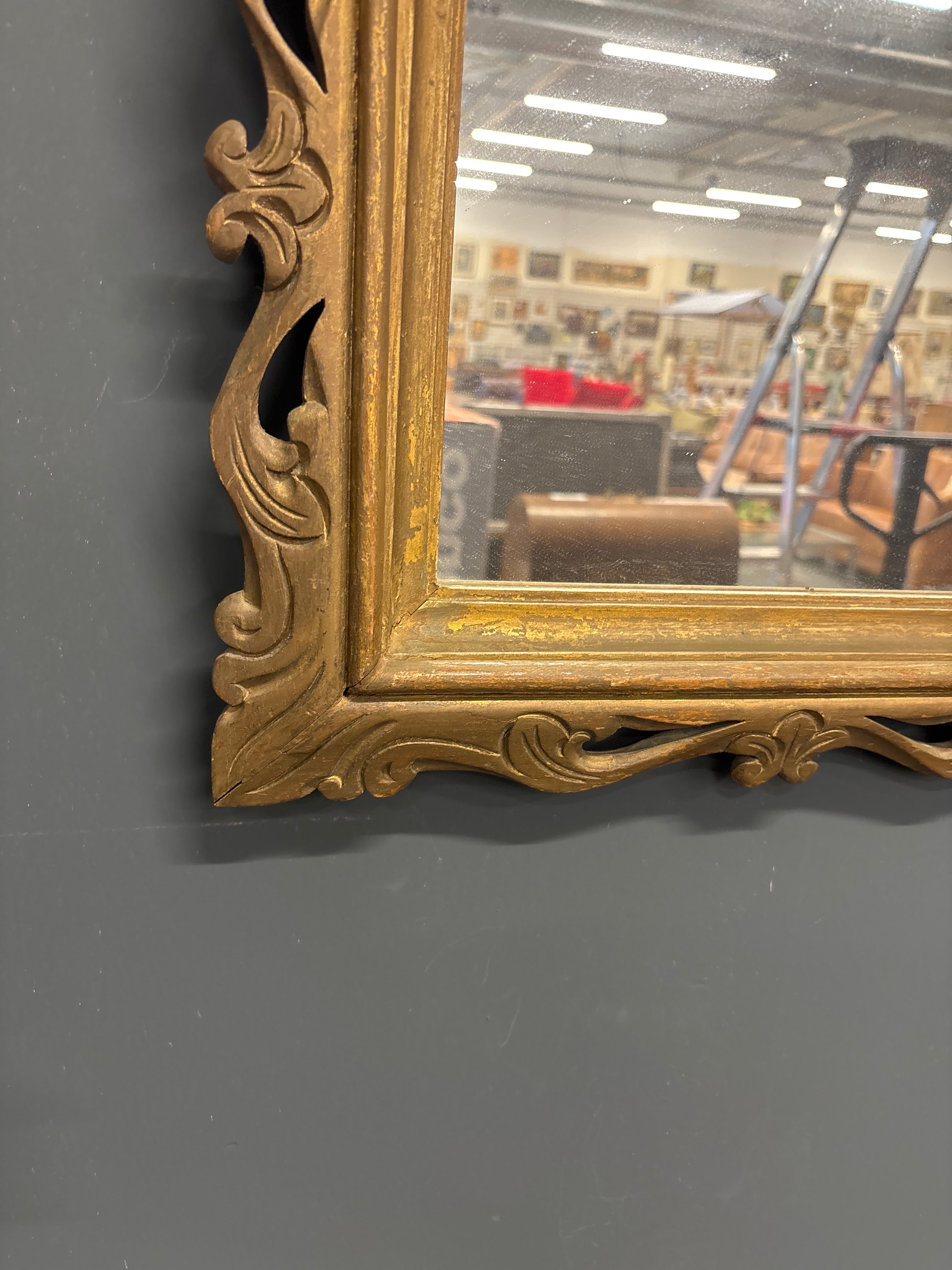 Brocante goudkleurige spiegel