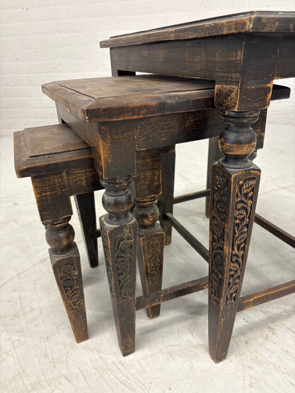 Set van 3 bijzettafeltjes in shabby chic style