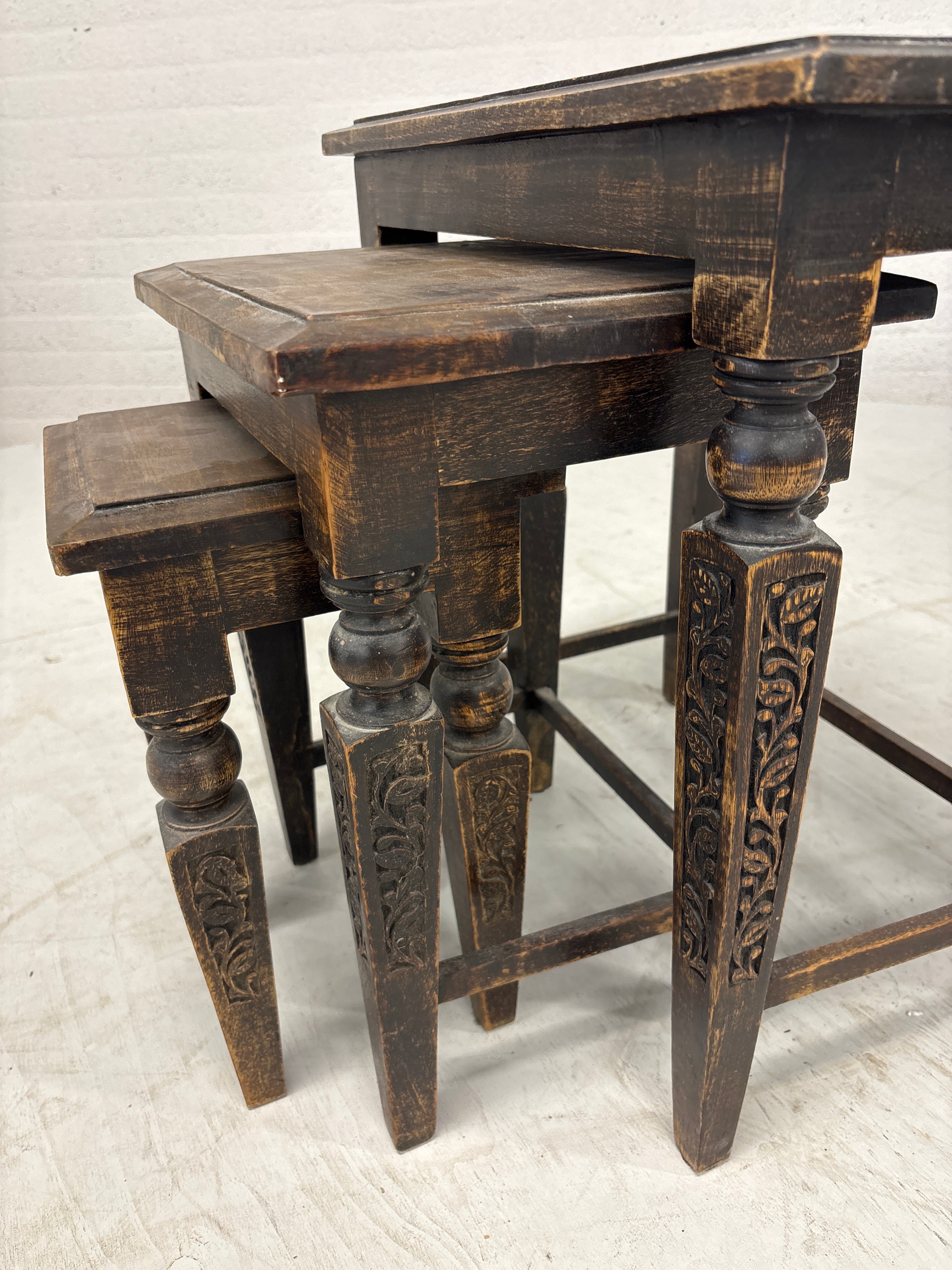 Set van 3 bijzettafeltjes in shabby chic style