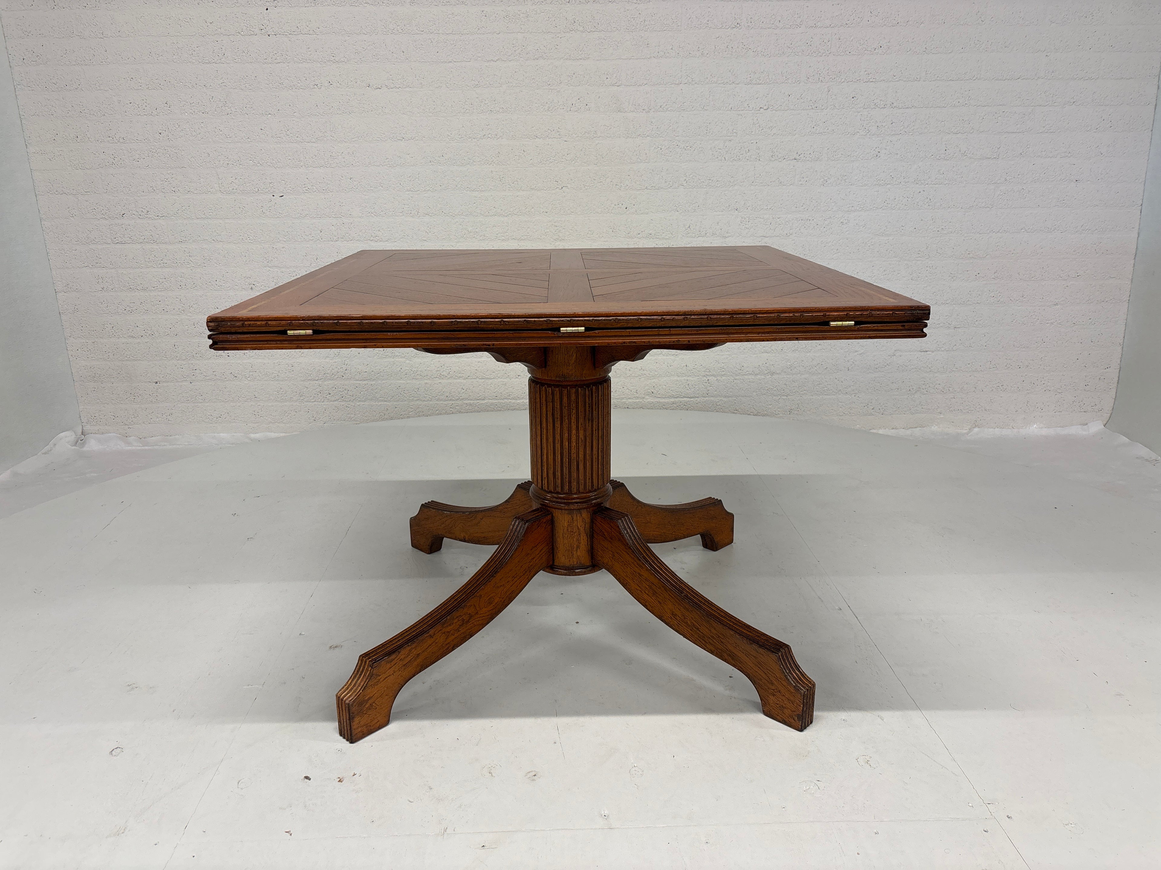 Tafel en stoelen Royal Antique Collection
