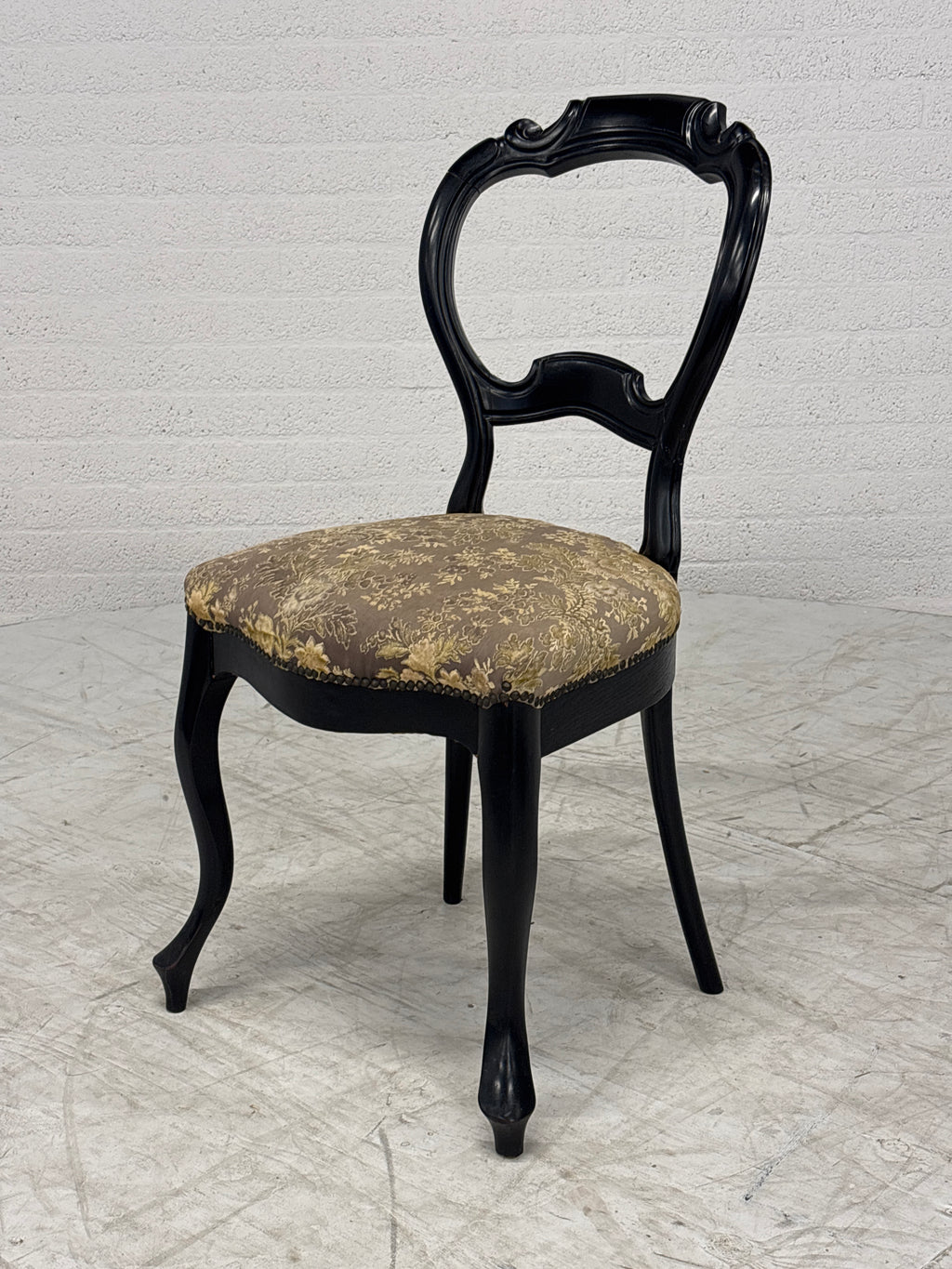 Antieke stoelen in Barok of Louis XV stijl