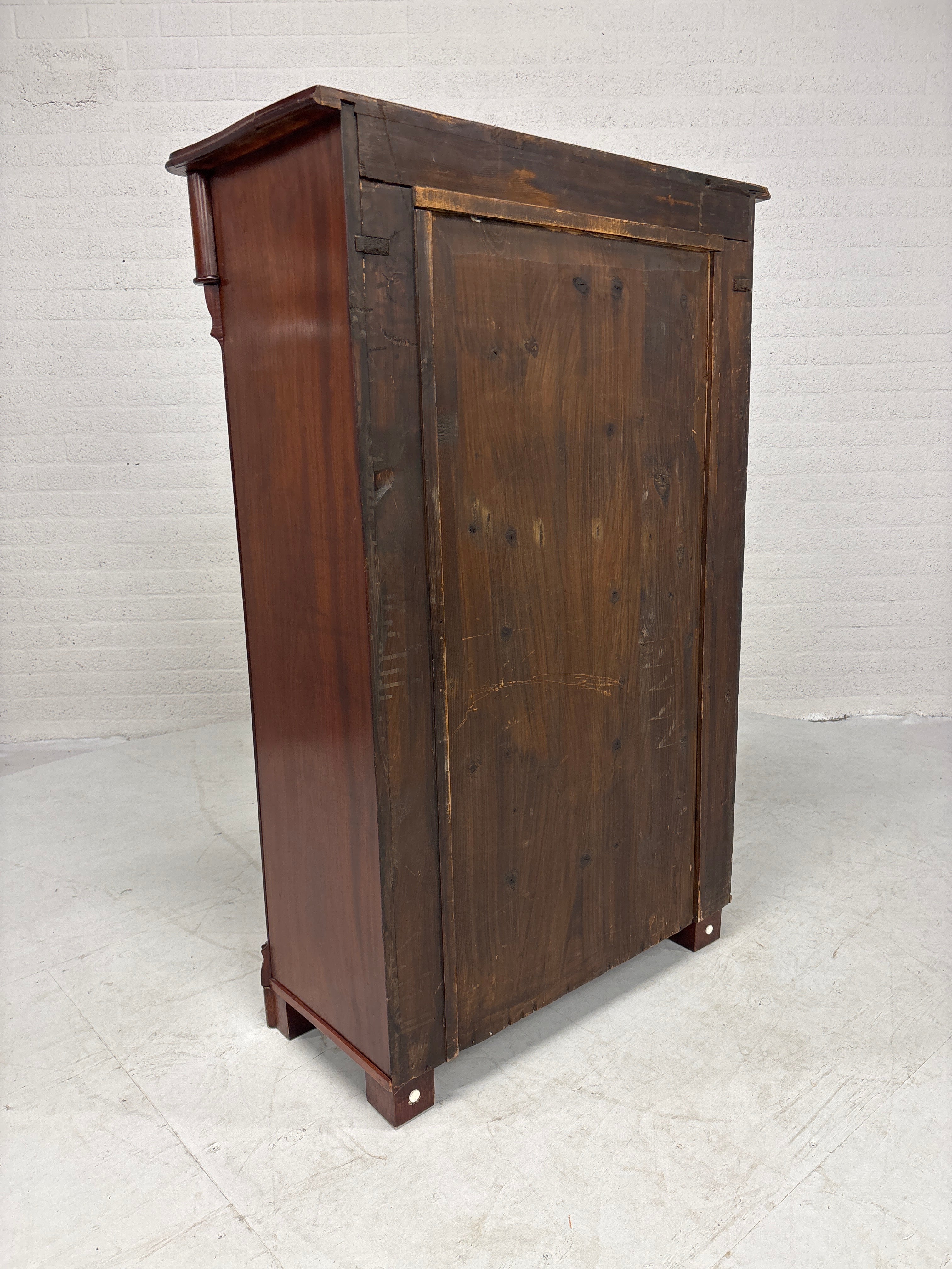 Lodewijk XV linnenkast