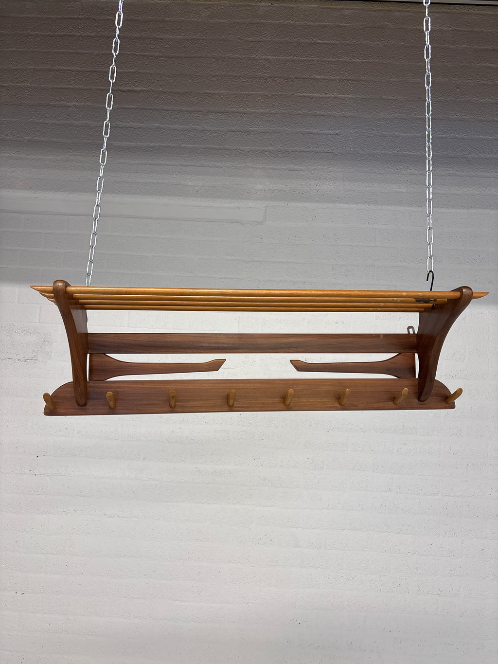 Kapstok wand met kleerhanger houders