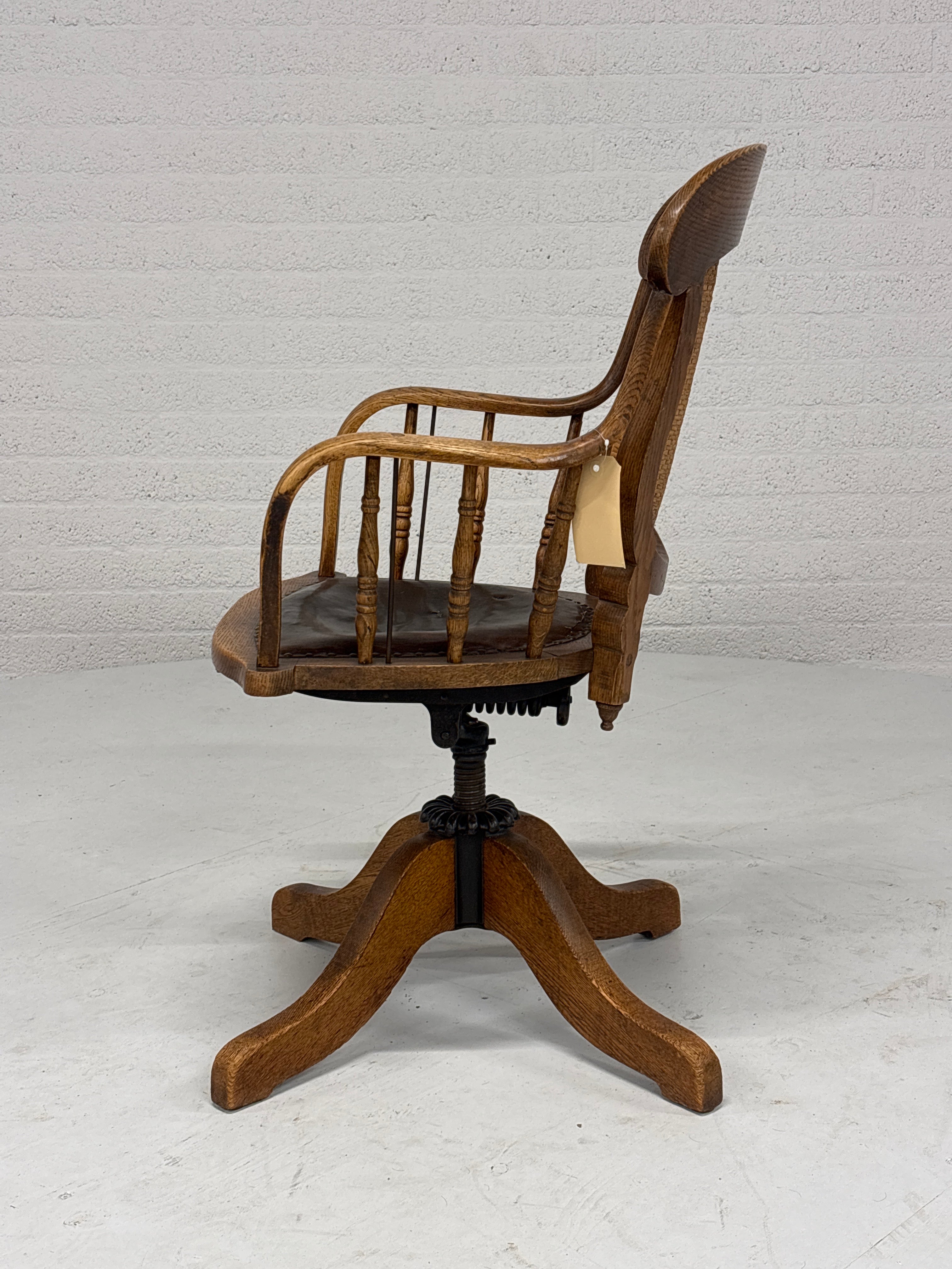 Antieke Amerikaanse victoriaanse office desk stoel