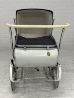 Antieke kinderwagen