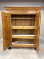 Grenen kast