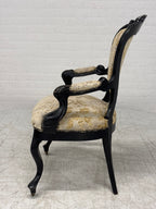 Antieke stoelen in Barok of Louis XV stijl