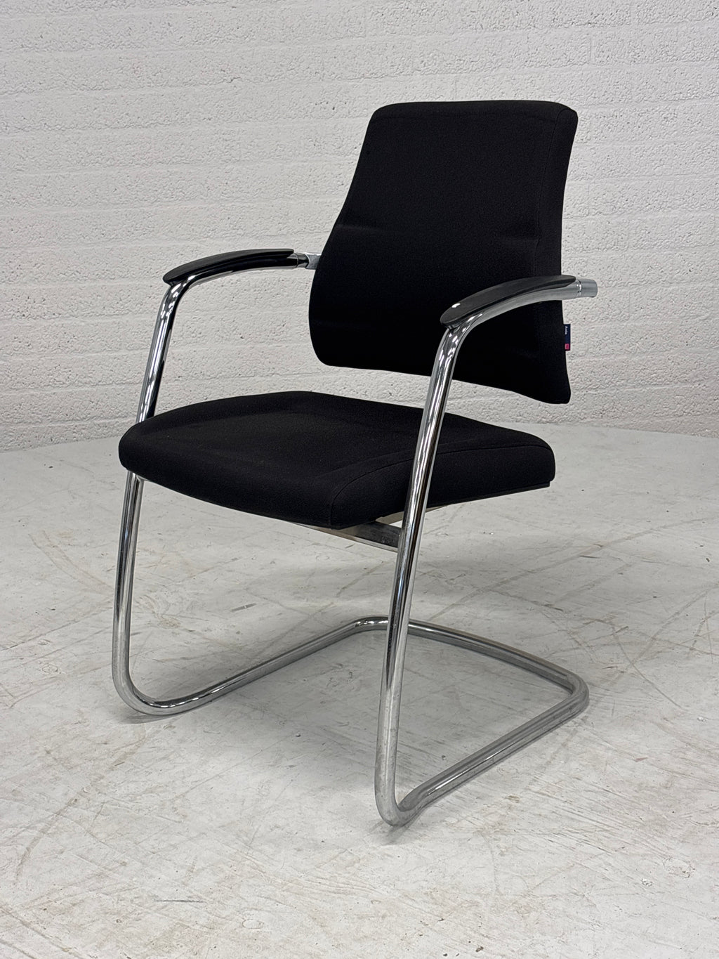 4 Bijzonder mooie comfortabele Axia stoelen voor vergader of eettafel.