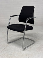 4 Bijzonder mooie comfortabele Axia stoelen voor vergader of eettafel.