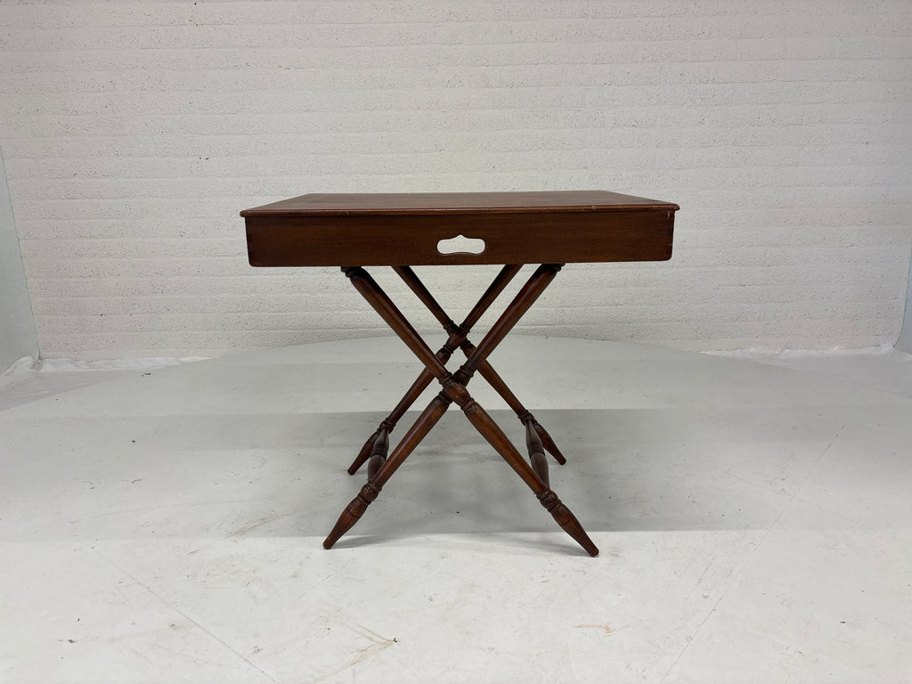 Groot dienblad met onderstel