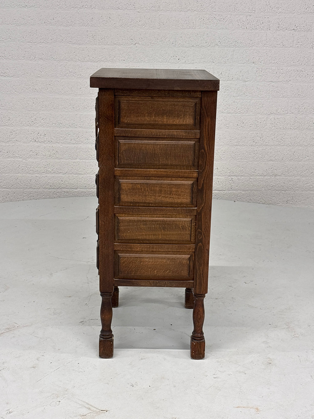 Kastje met veel lades