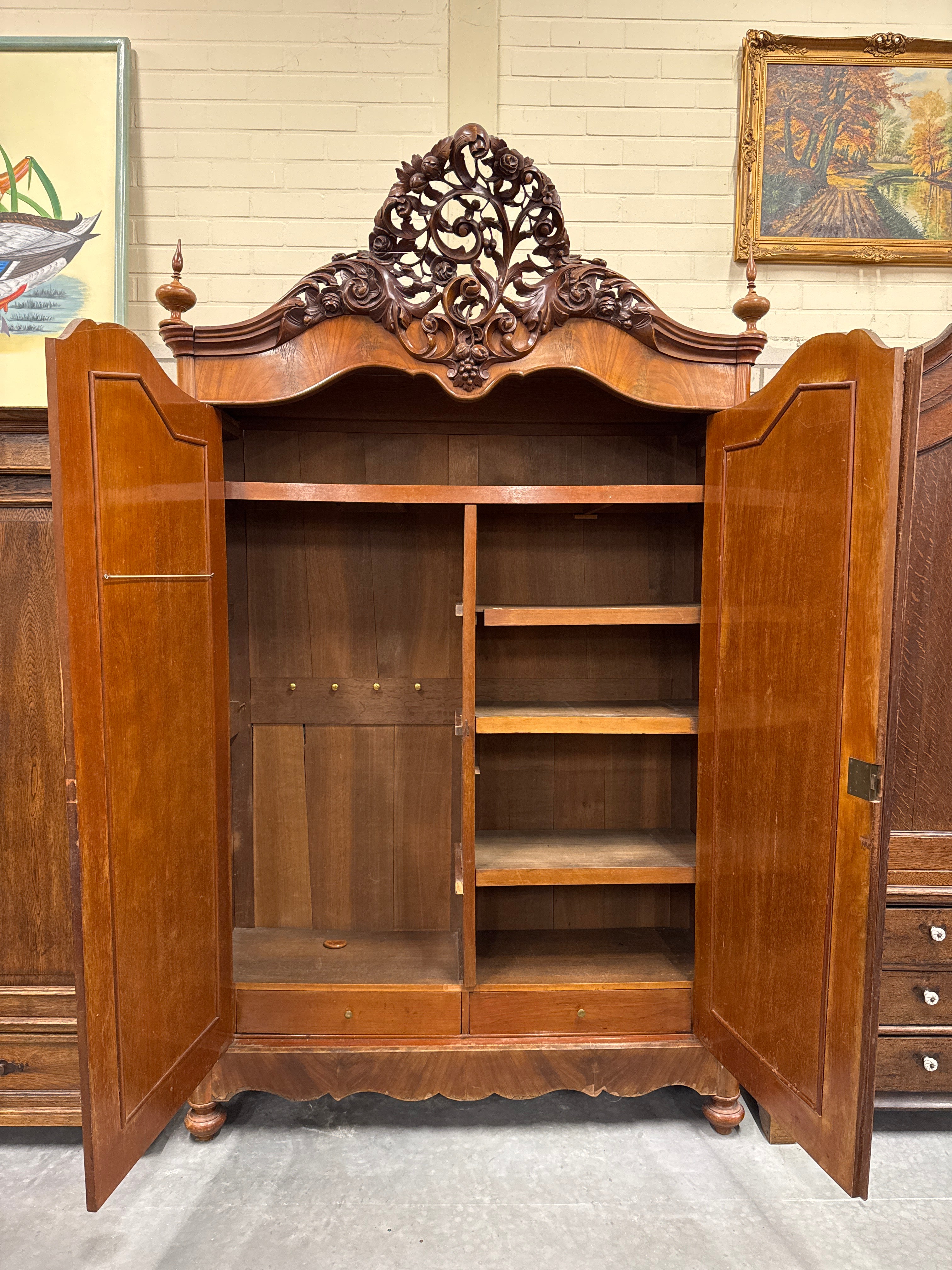 Biedermeier Kuifkast uit Drenthe