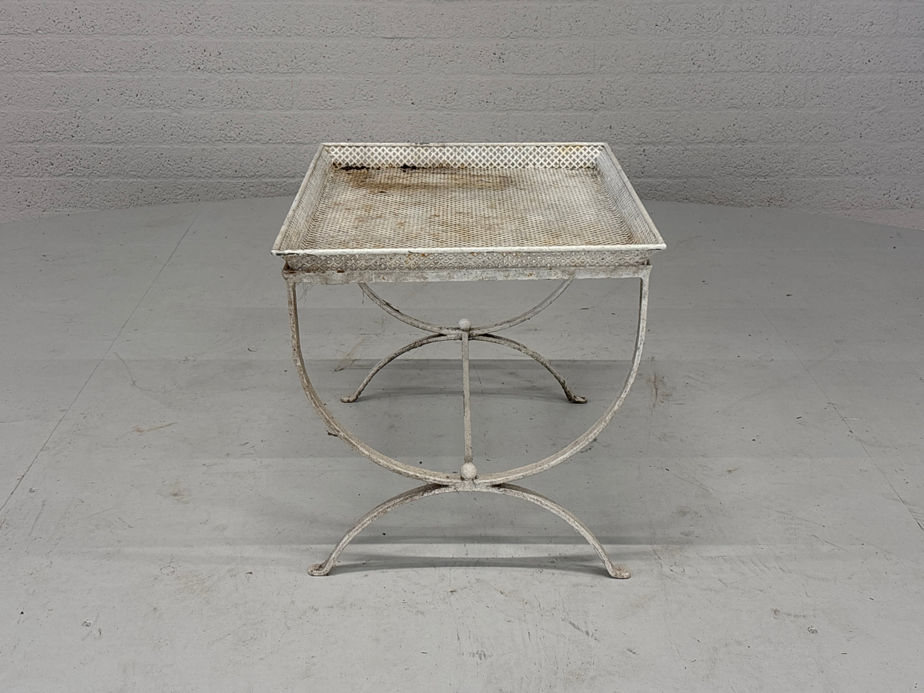 IJzeren bijzettafel (buiten)