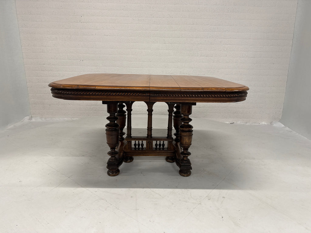 Robuuste eettafel Henry II antiek