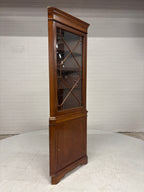 Hoekvitrine kast met licht