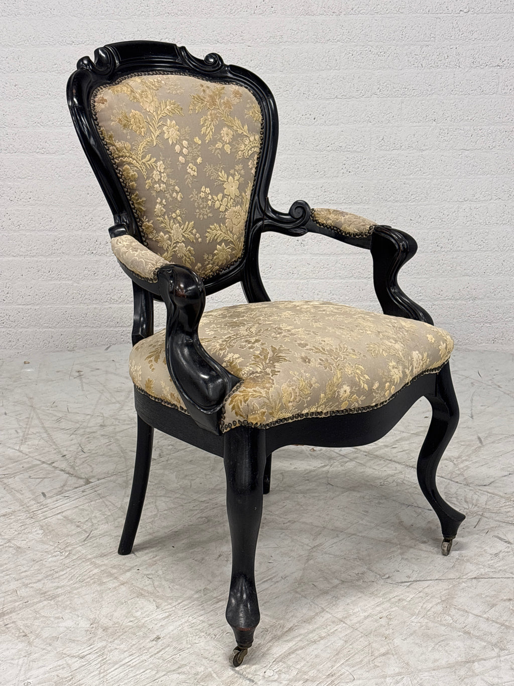 Antieke stoelen in Barok of Louis XV stijl