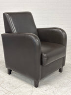 Donker bruine fauteuil