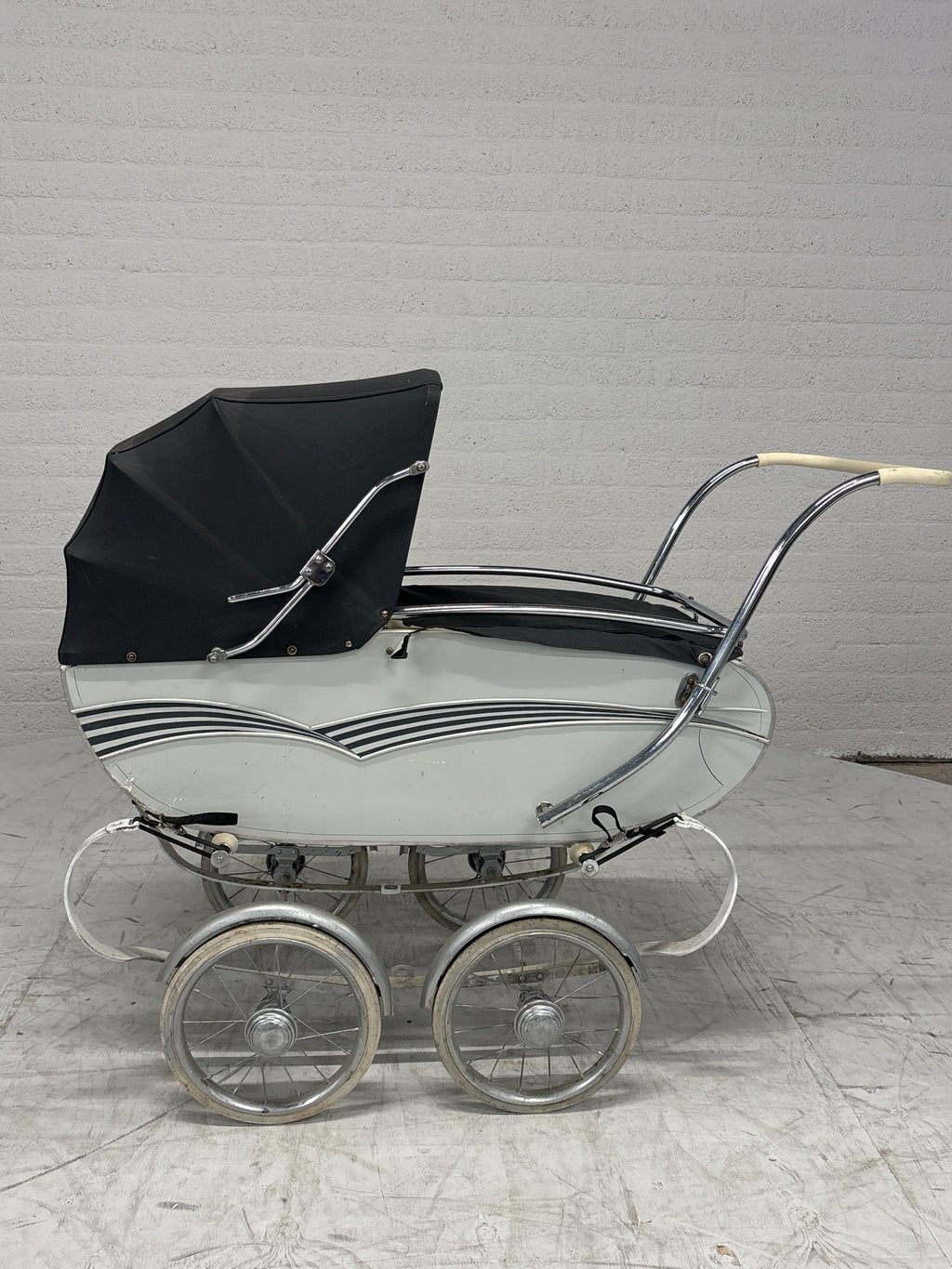 Antieke kinderwagen