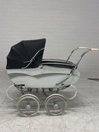 Antieke kinderwagen