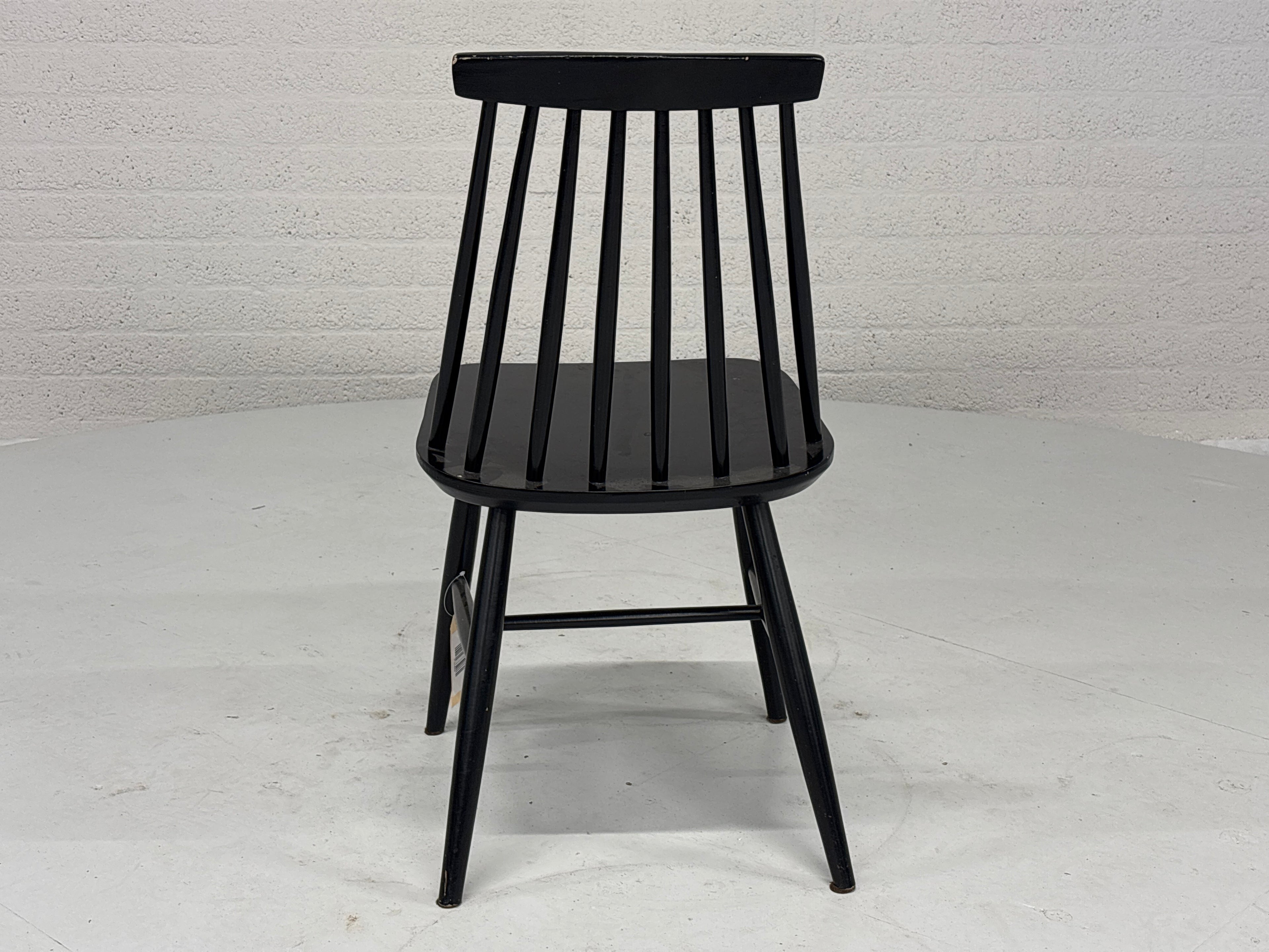 Stoel zwart met spijlen