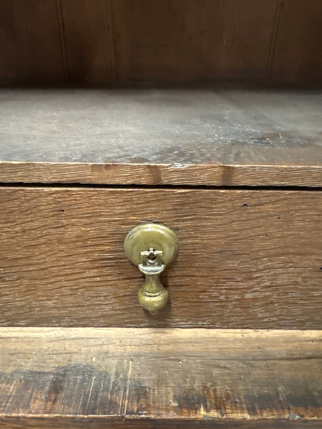 Antieke linnenkast eiken kabinet Limburgs