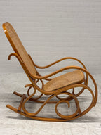 MP Stylische bent wood schommelstoel