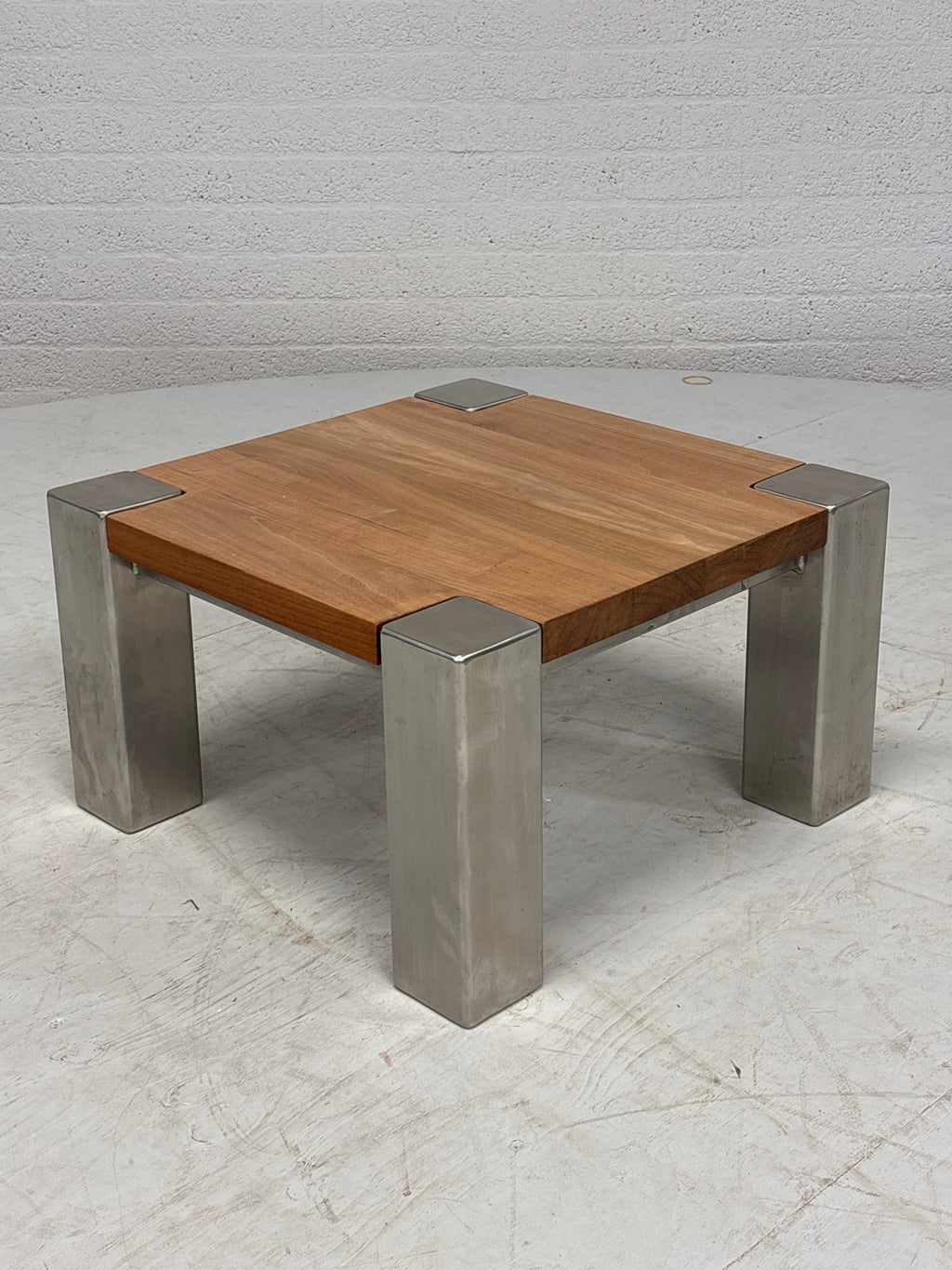 Bijzettafel rvs met dik houten blad