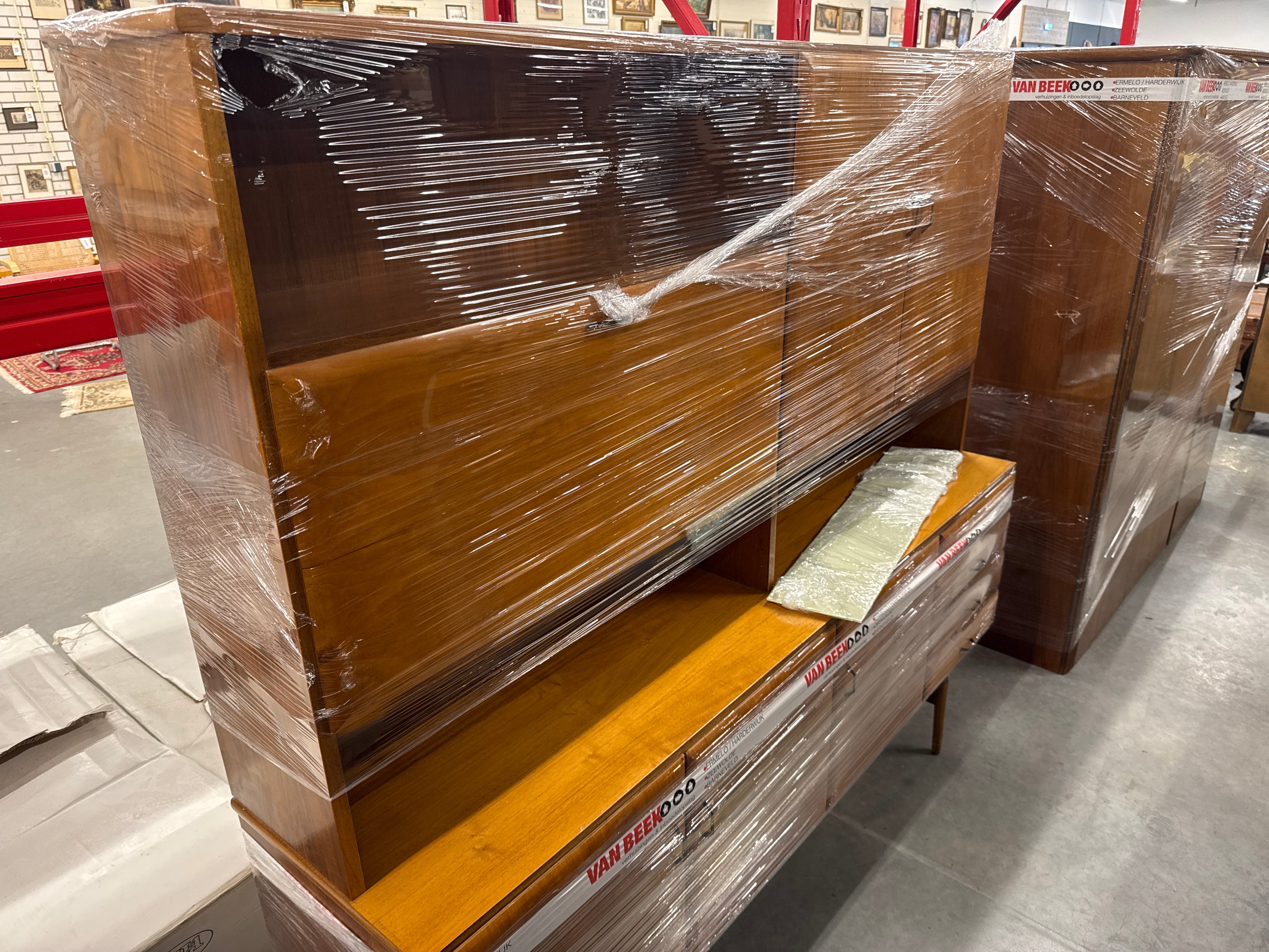 Dressoir notenhout Carmen Fins design Panda