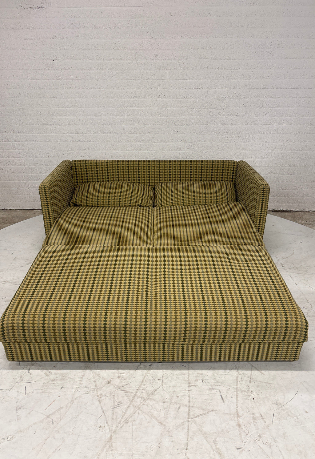 Retro slaapbank compleet met dekbedden