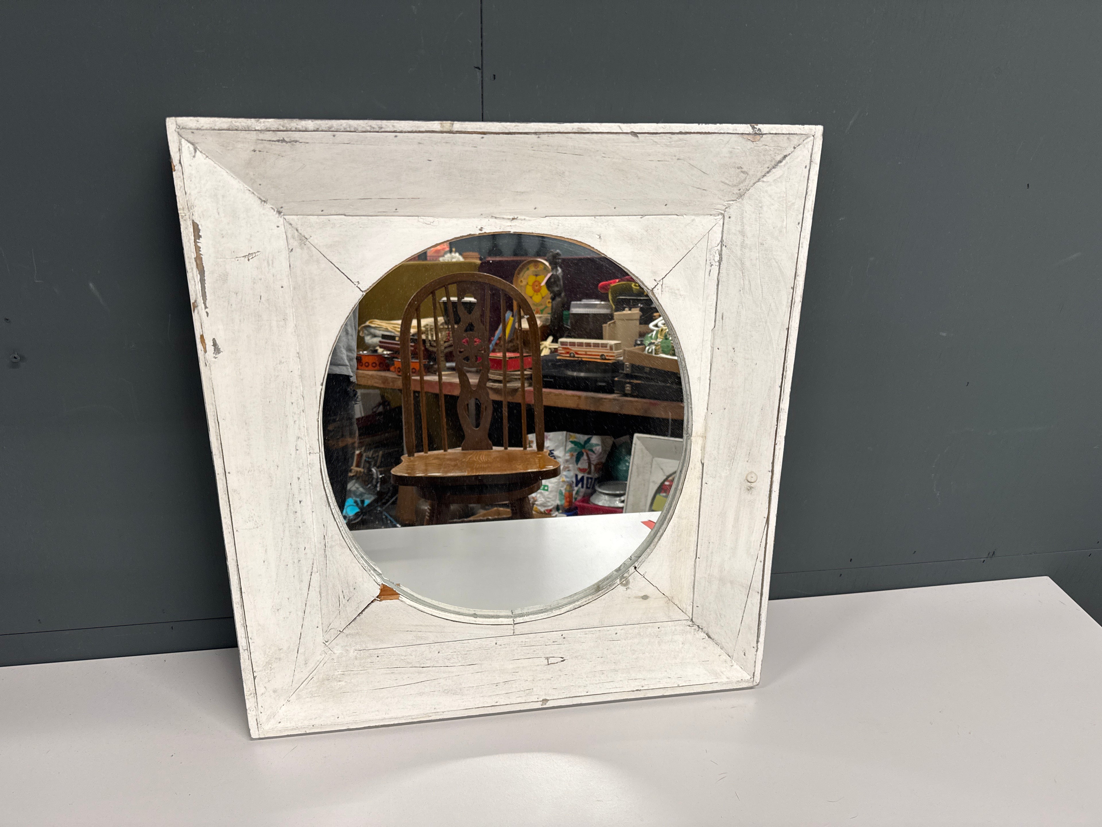 Spiegel wit hout kleine beschadiging