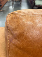 Cognac leren fauteuil met mooi patina