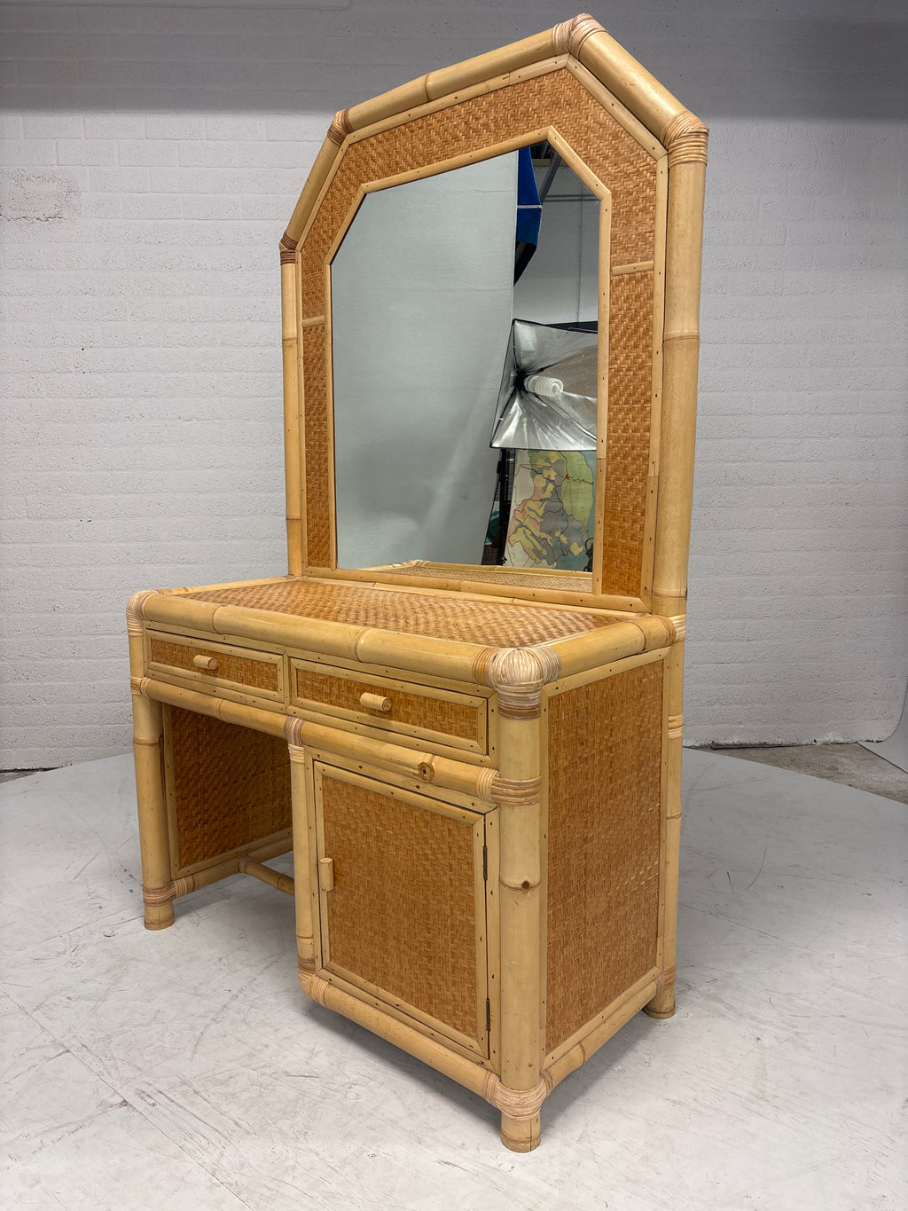 Franse kaptafel bamboestijl met krukje
