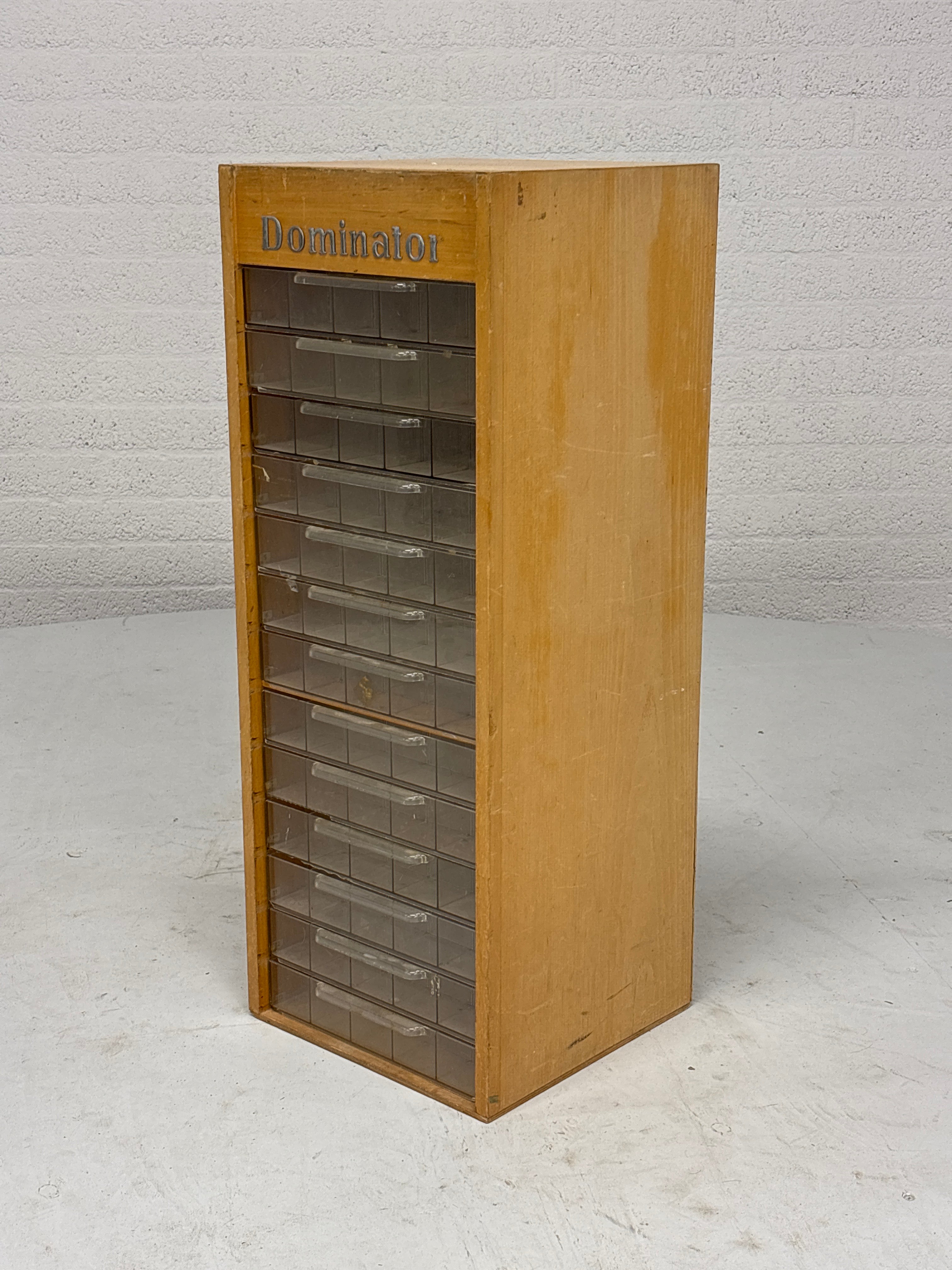 Dominator Vintage garen / fournituren ladekastje