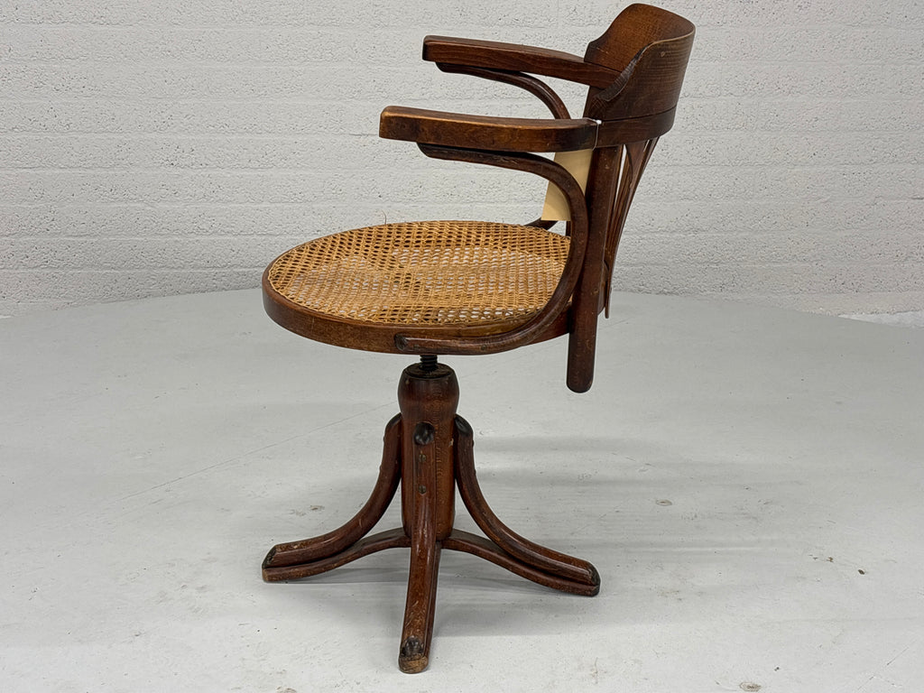 Kapiteinsstoel hout gebogen