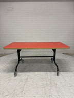 Stoere set 2 kinderbanken, tafel op wielen