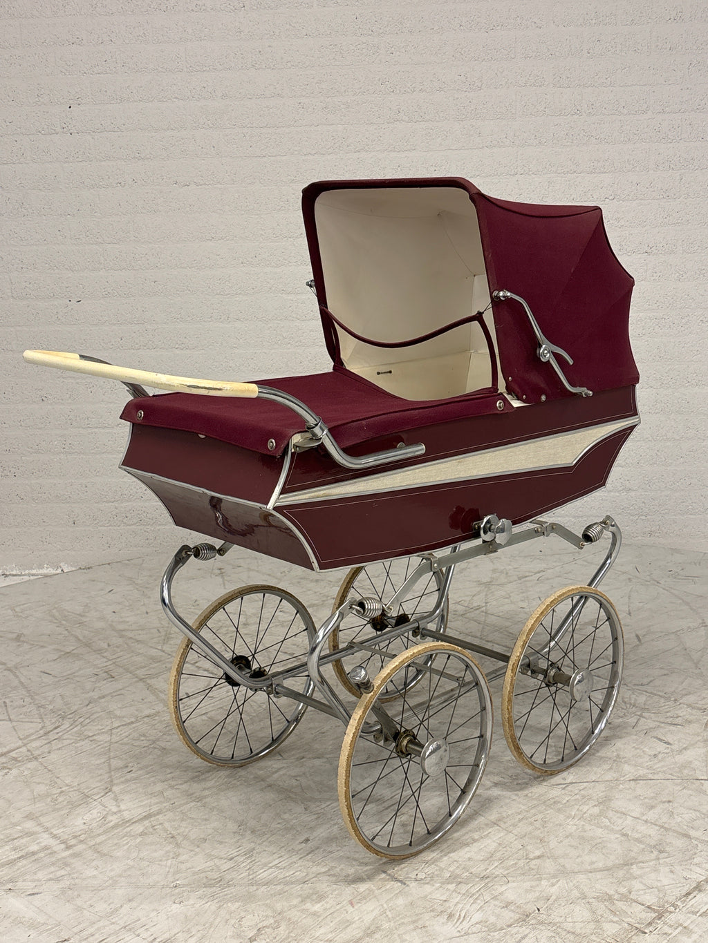 Antieke kinderwagen