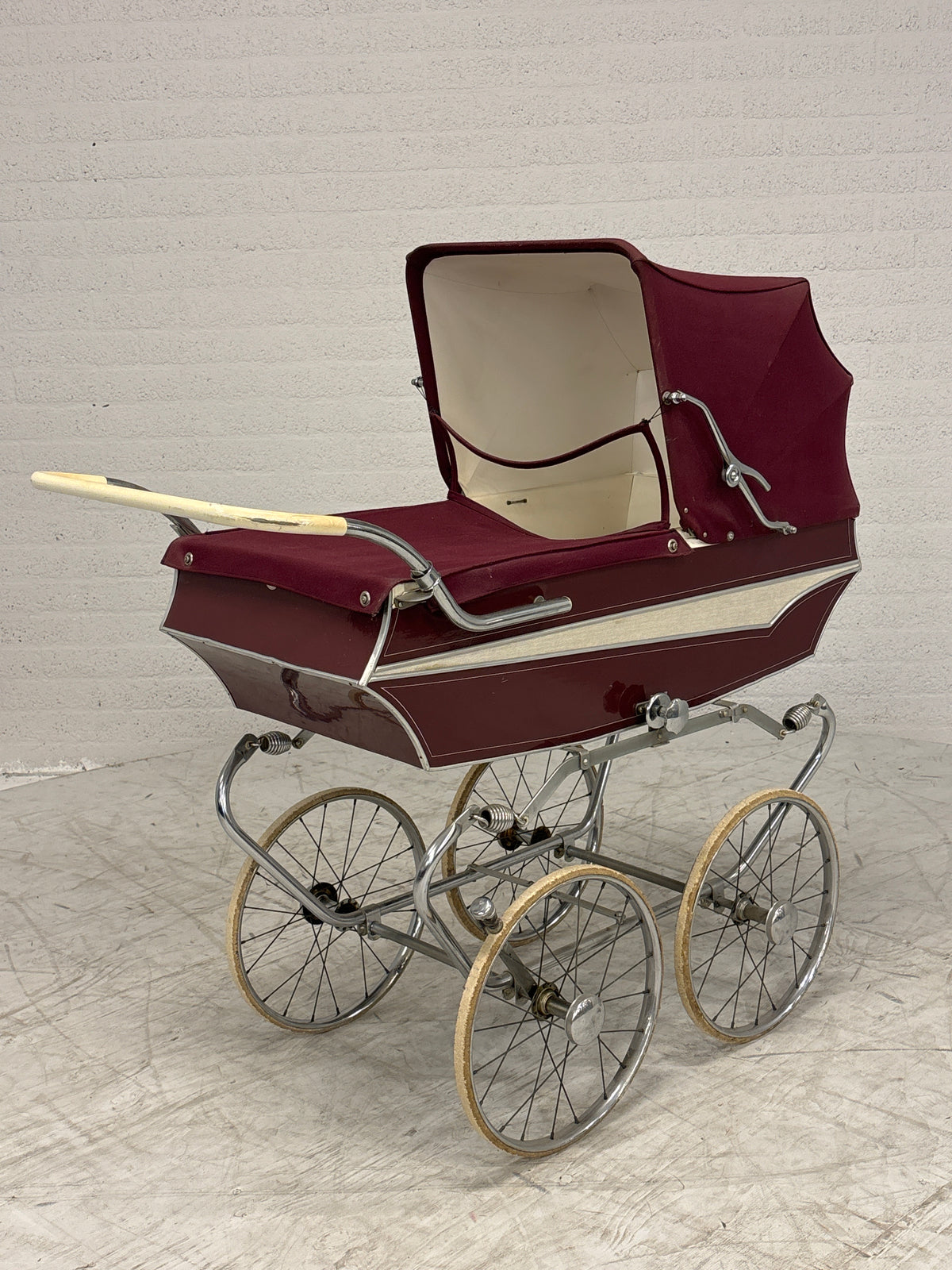 Antieke kinderwagen