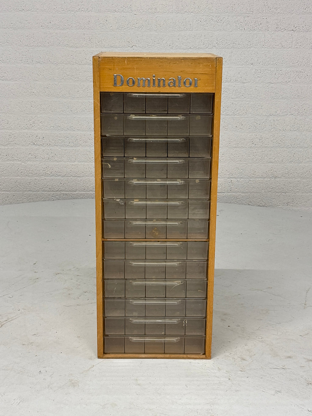 Dominator Vintage garen / fournituren ladekastje