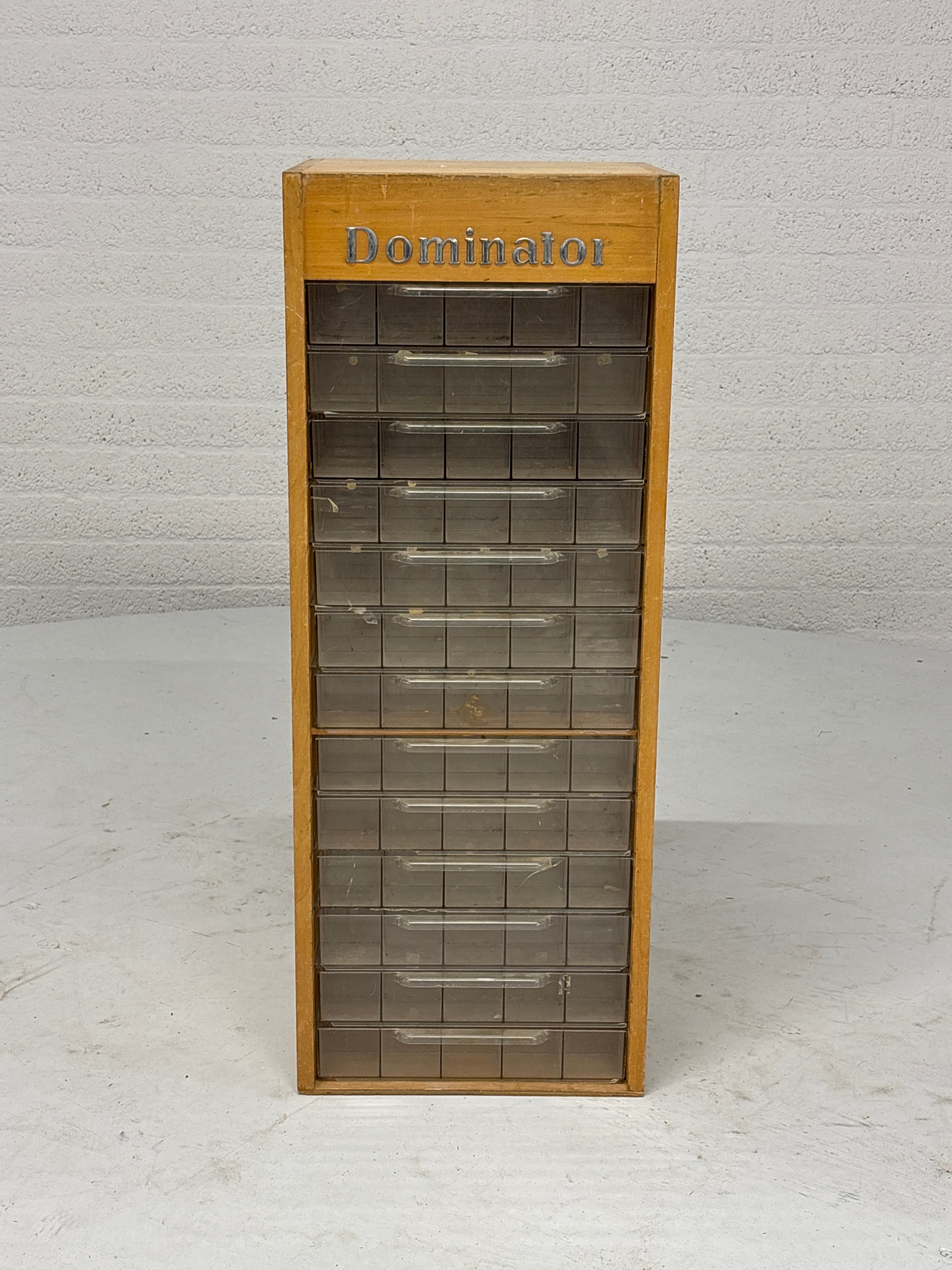 Dominator Vintage garen / fournituren ladekastje