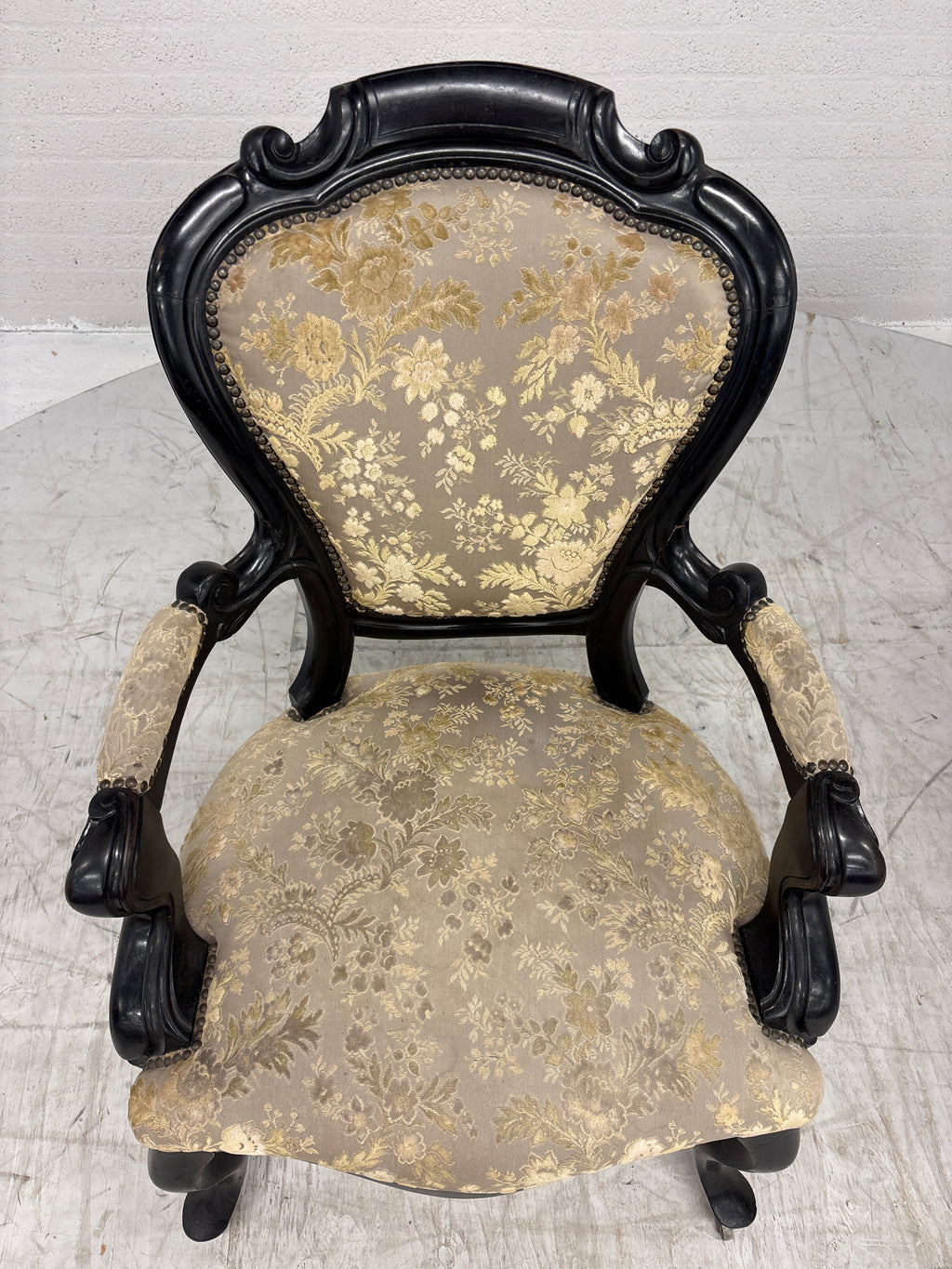 Antieke stoelen in Barok of Louis XV stijl