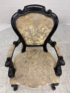 Antieke stoelen in Barok of Louis XV stijl