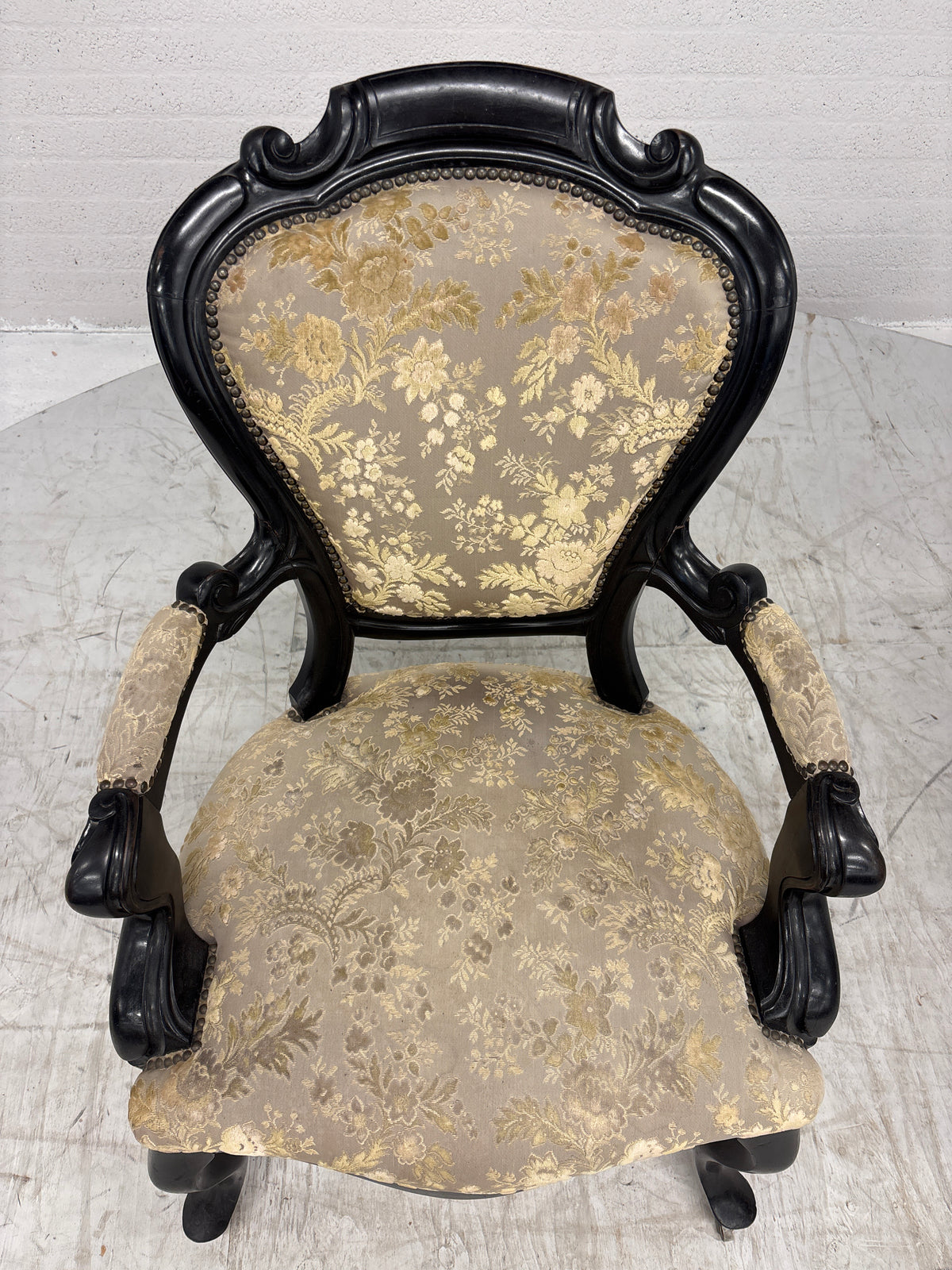 Antieke stoelen in Barok of Louis XV stijl