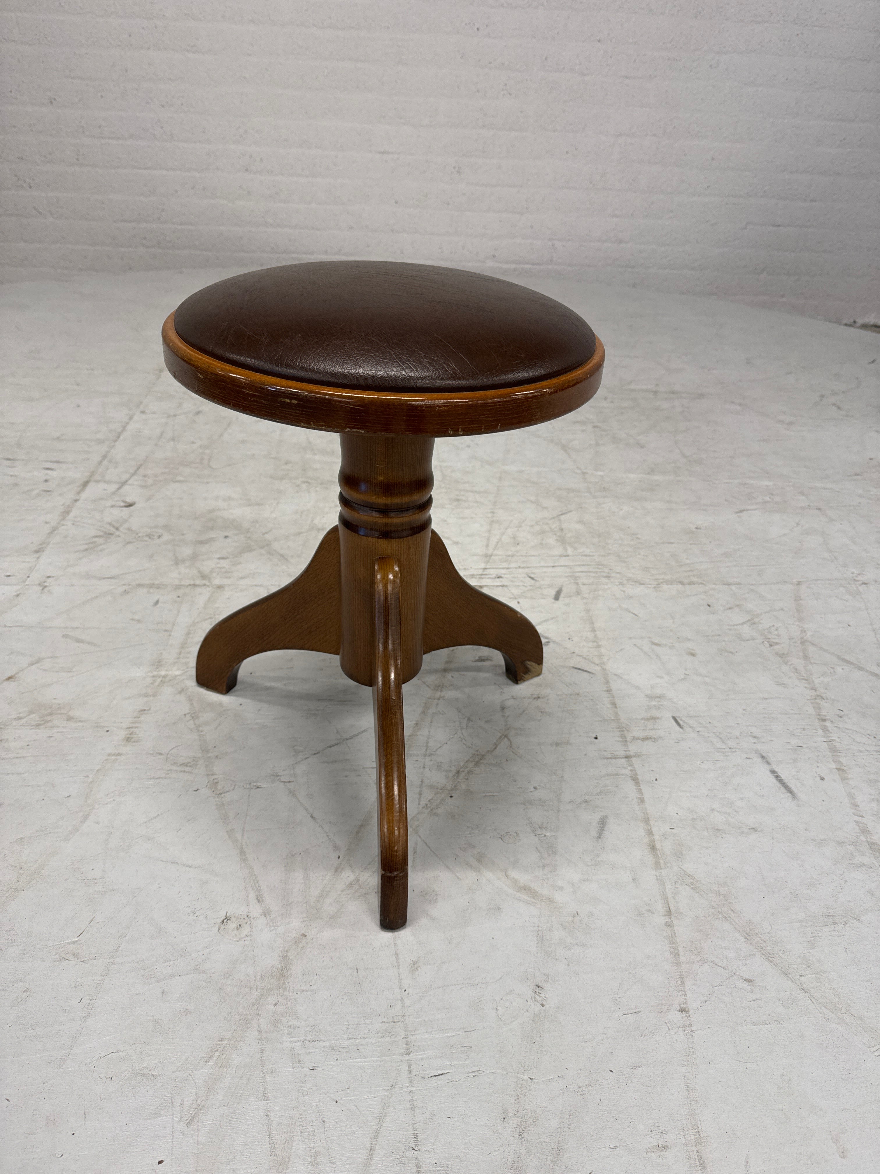 Pianokruk hout met sky