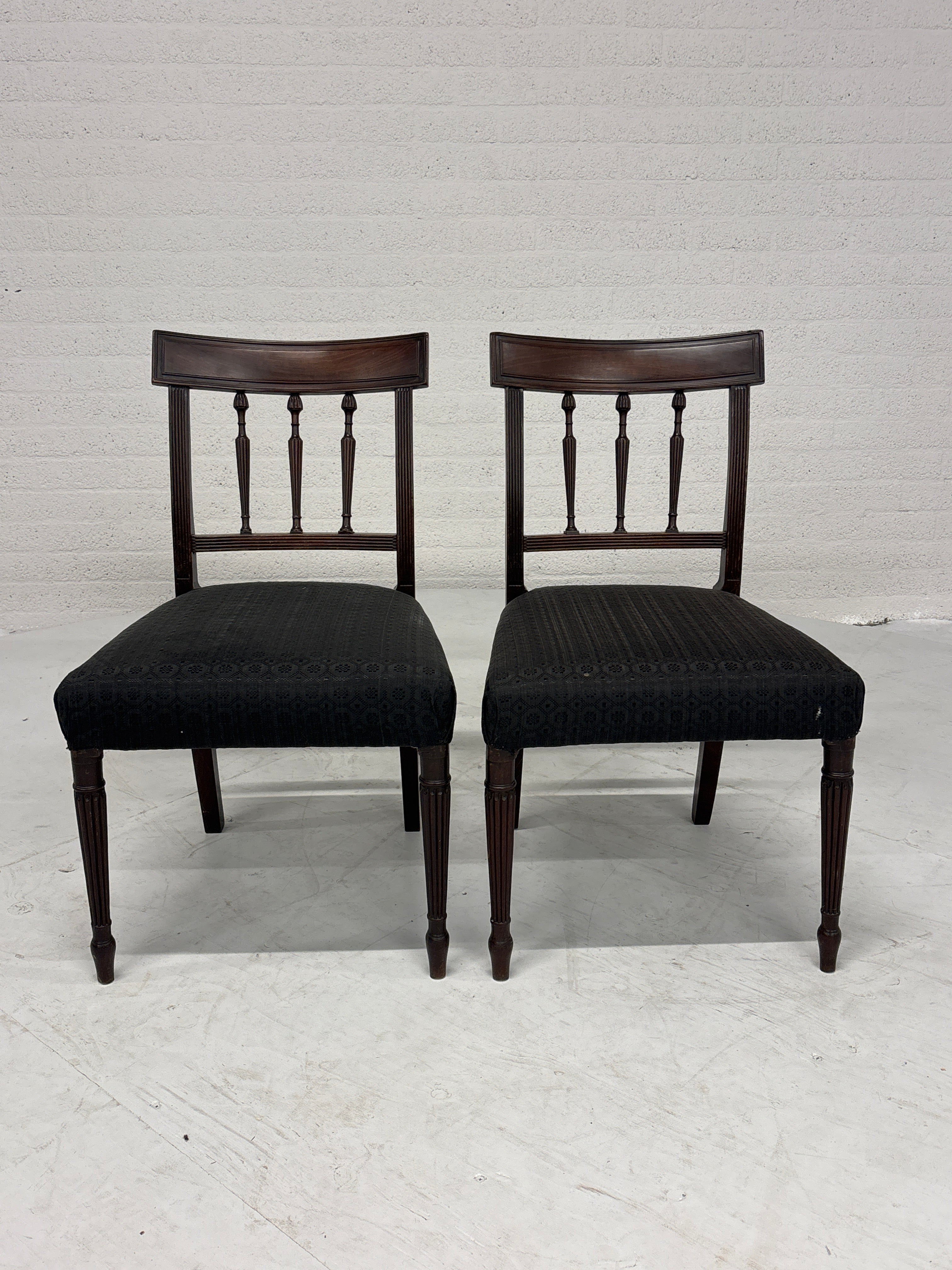 Eetkamerstoelen set 2 zwarte stof